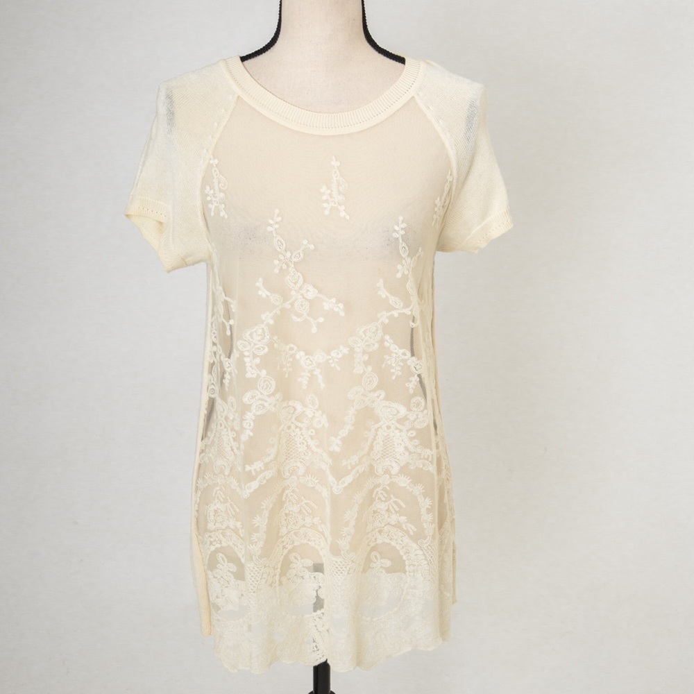 Lace front cream short sleeve lightweight summer sweater Joe Fresh Small summer